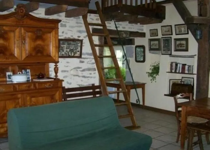 Casa vacanze Charmante Avec Vaste Parc Arboré, Cheminée Et Multiples Activités à Proximité - Fr-1-410-153 Moulins-le-Carbonnel